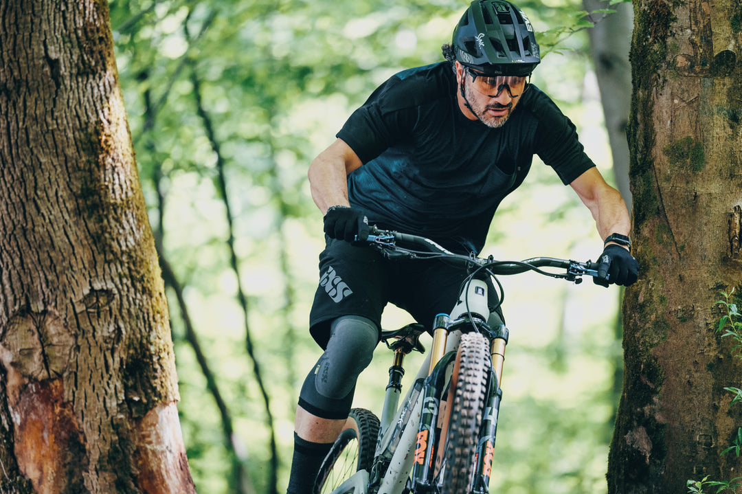 iXS Flow Light XXL Knee Guards
